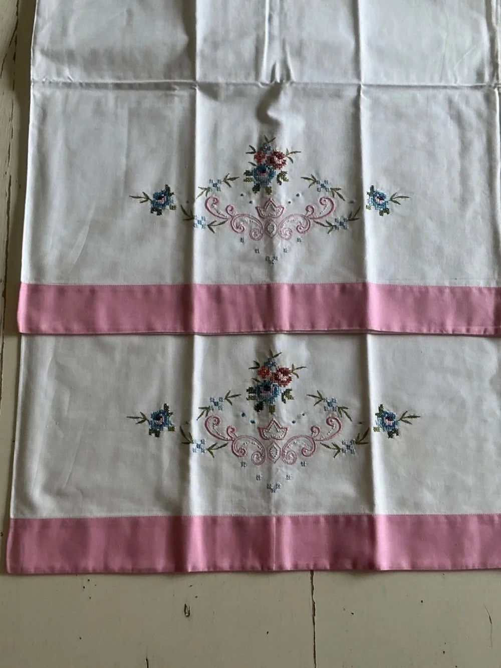 8 Vintage 100% Cotton White Floral Embroidered pillowcases